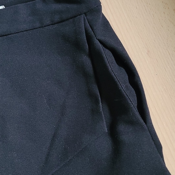 Black skort - Picture 2 of 4